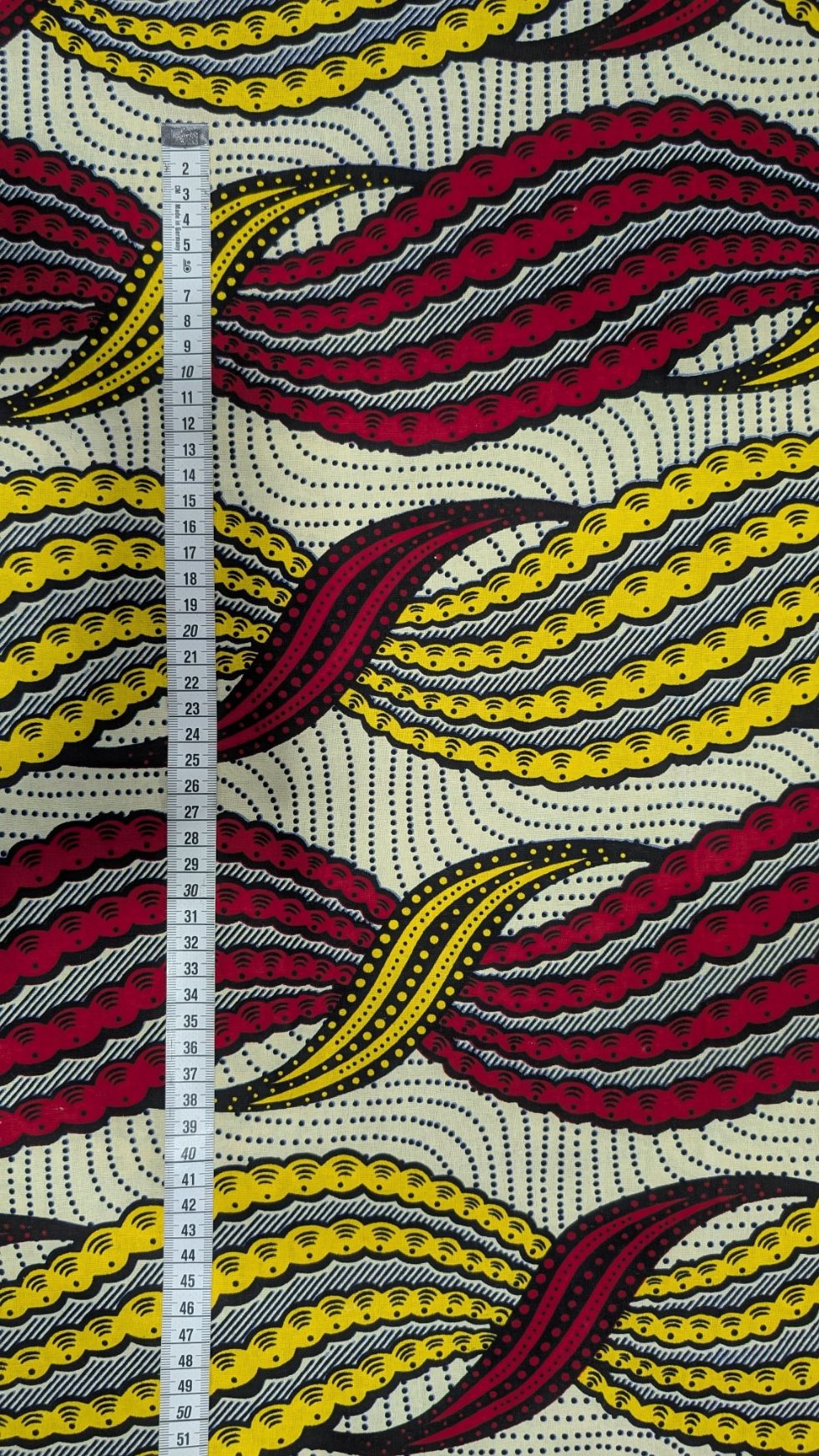 Tissu WAX Graphiques Jaune et Bordeaux – Image 2